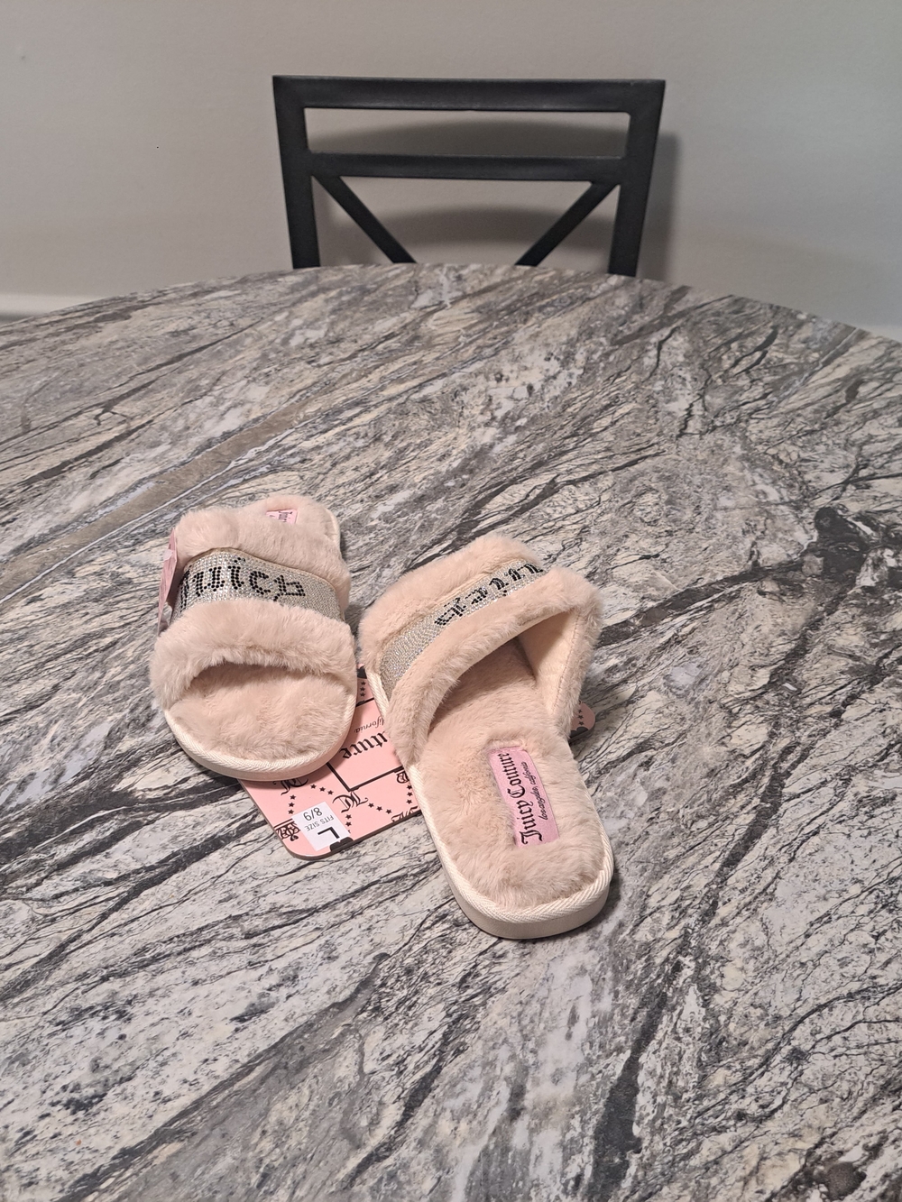 Juicy Couture
Gravity 2 Pink
Embellished Slippers
.
. . . . . ....
.
Slippers is - Picture 7 of 14